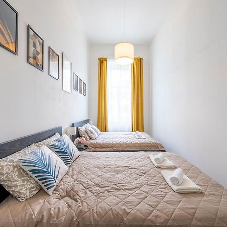 Spacious Cozy Home With 4Bedroom In The Heart Of Bp Budapest Ngoại thất bức ảnh
