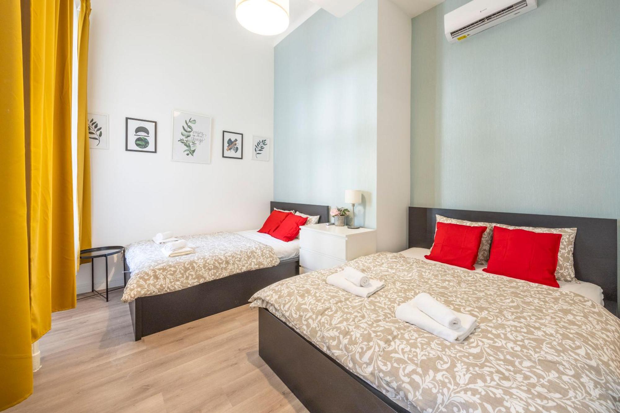 Spacious Cozy Home With 4Bedroom In The Heart Of Bp Budapest Ngoại thất bức ảnh